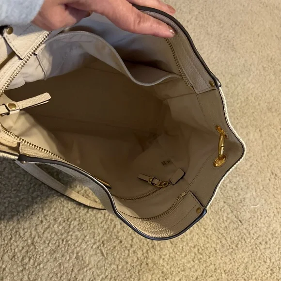 Tory Burch Cream and Gold Shoulder Bag - Picture 7 of 8